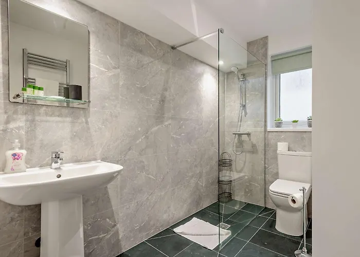 بيت للعطل 2 Bed In 86397 *